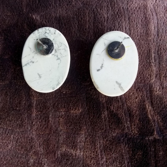 Vintage Genuine Howlite Oval Post Earrings - Picture 5 of 5